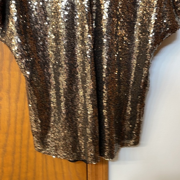 KIKI LARUE NWT Women’s Size Large Gold Black Sequin Holiday Top V-Neck “Crosby” - Picture 4 of 9